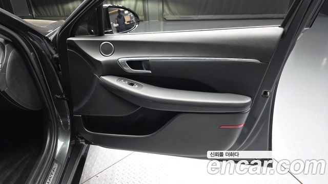 Hyundai Sonata (DN8) 1.6 Turbo Premium Family 2020 — фото 24