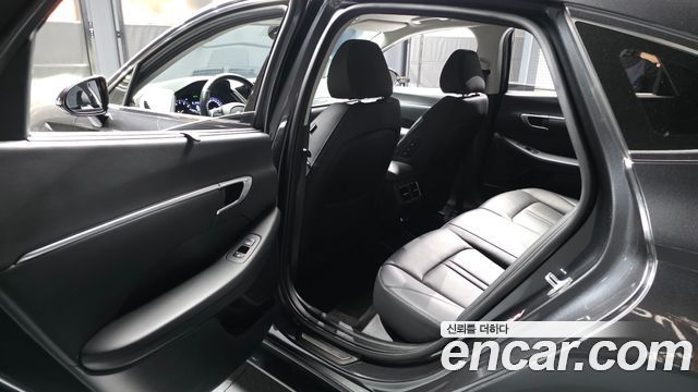 Hyundai Sonata (DN8) 1.6 Turbo Premium Family 2020 — фото 26