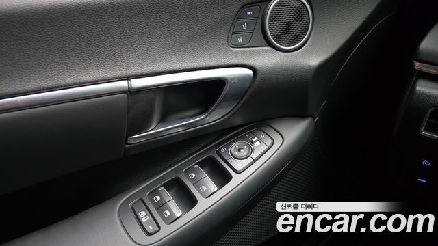 Hyundai Sonata (DN8) 1.6 Turbo Premium Family 2020 — фото 27