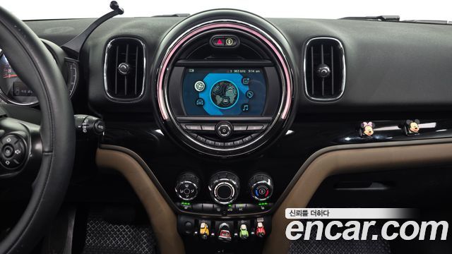 MINI Cooper D Countryman ALL4 2nd 2019 — фото 14
