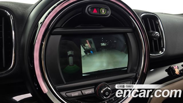 MINI Cooper D Countryman ALL4 2nd 2019 — фото 15