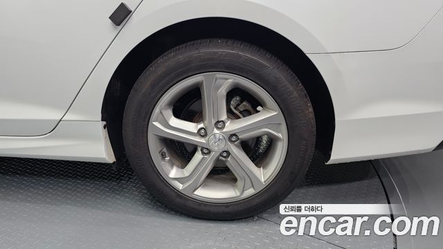 Hyundai Sonata New Rise LPI Style 2019 — фото 21