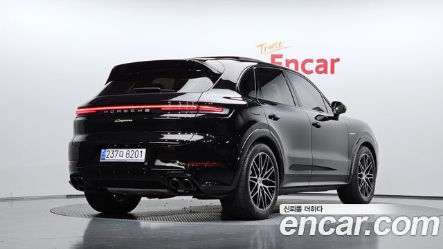 Porsche Cayenne (PO536) 3.0 E-Hybrid 2025 — фото 2