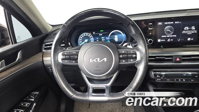 Kia K5 (III) 1.6 Turbo Noblesse 2023 — фото 17
