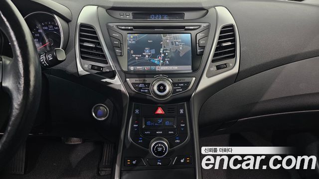 Hyundai Avante 1.6 GDi Modern Standard 2015 — фото 12