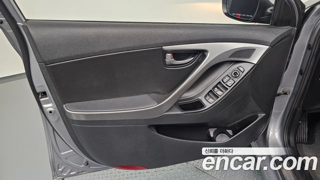 Hyundai Avante 1.6 GDi Modern Standard 2015 — фото 24