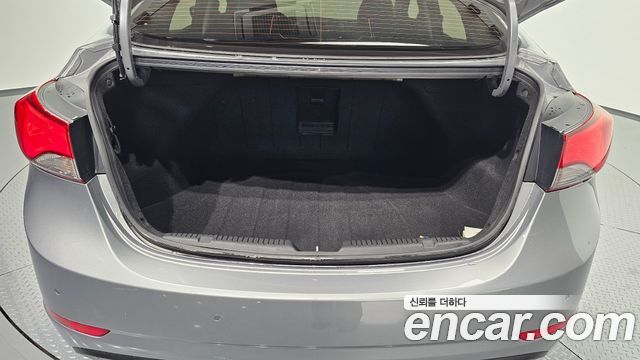 Hyundai Avante 1.6 GDi Modern Standard 2015 — фото 30