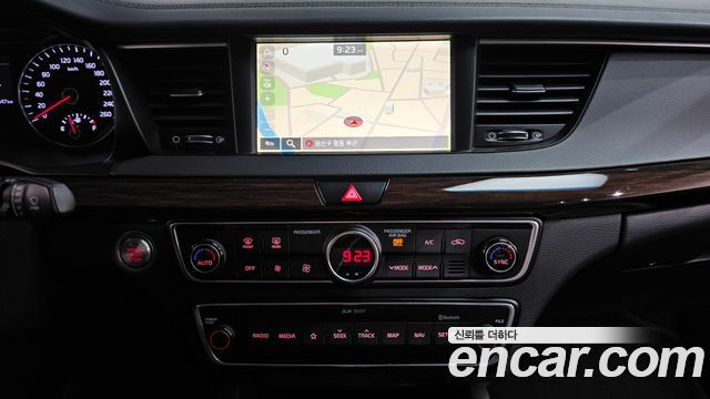 Kia K7 3.0 LPI Luxury (Rental Car) 2018 — фото 16