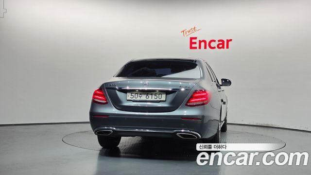 Mercedes-Benz E-Class (W213) E300 4MATIC Avnatgarde 2017 — фото 4