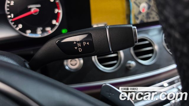 Mercedes-Benz E-Class (W213) E300 4MATIC Avnatgarde 2017 — фото 9