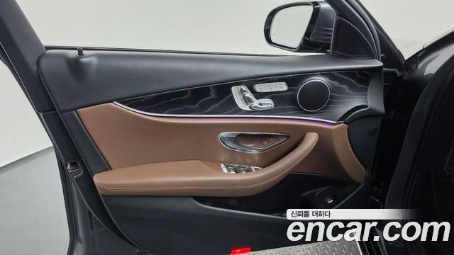 Mercedes-Benz E-Class (W213) E300 4MATIC Avnatgarde 2017 — фото 24