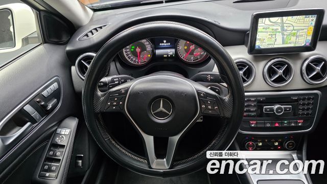 Mercedes-Benz GLA-Class (X156) GLA200 CDI 2015 — фото 17