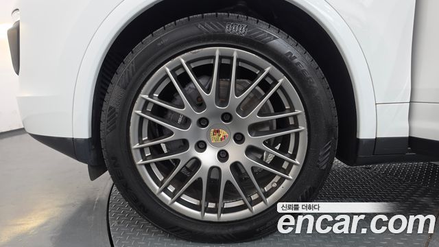 Porsche Cayenne 3.0 Diesel Platium Edition 958 2017 — фото 5