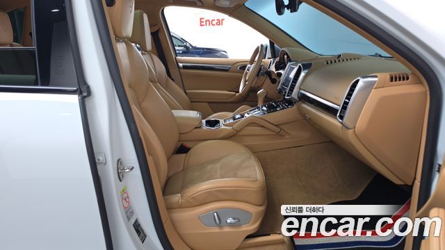Porsche Cayenne 3.0 Diesel Platium Edition 958 2017 — фото 11