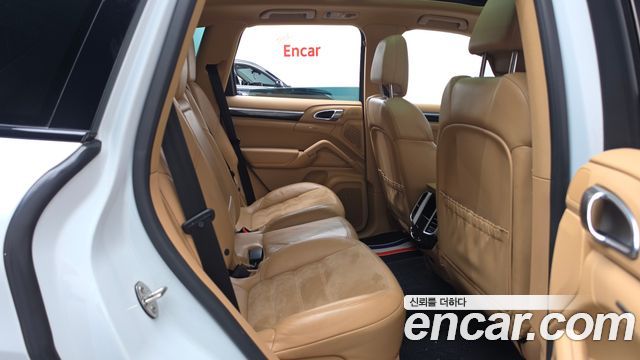 Porsche Cayenne 3.0 Diesel Platium Edition 958 2017 — фото 12