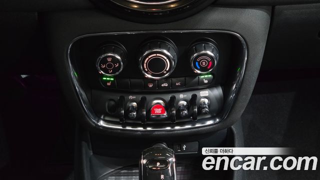 MINI Cooper Clubman Standard 2nd 2021 — фото 31
