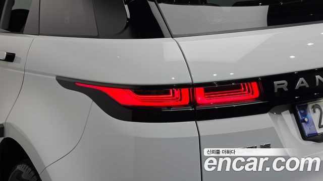 Land Rover Range Rover Evoque (II) P250 SE 2023 — фото 23