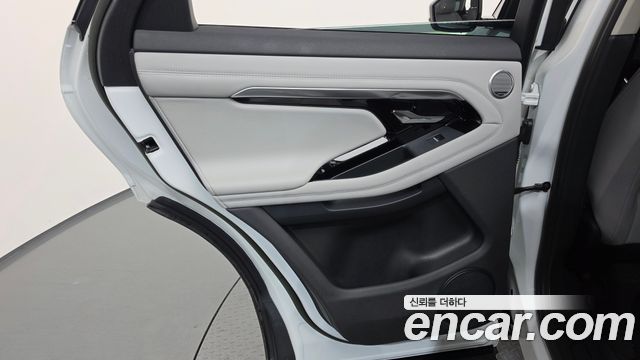 Land Rover Range Rover Evoque (II) P250 SE 2023 — фото 25