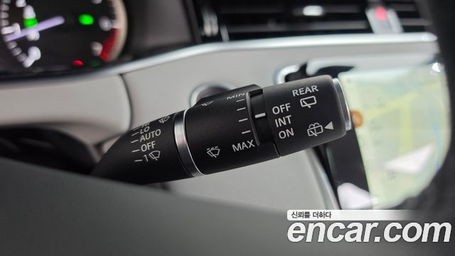 Land Rover Range Rover Evoque (II) P250 SE 2023 — фото 30
