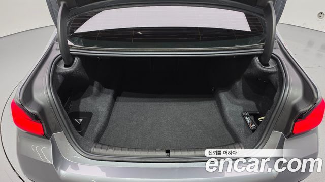 BMW 5 Series (G30) 530i xDrive Luxury Plus 2018 — фото 18