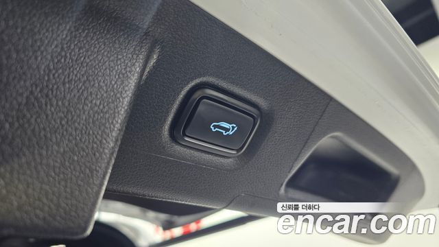 Hyundai Santa Fe Diesel 2.2 2WD Calligraphy 2023 — фото 19