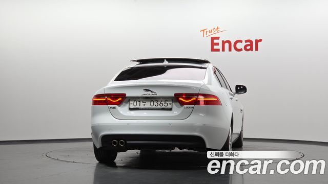 Jaguar XE 20d Prestige 2016 — фото 4