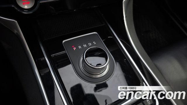 Jaguar XE 20d Prestige 2016 — фото 9