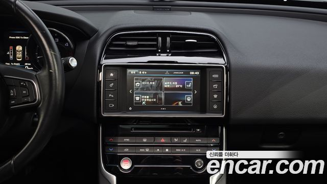 Jaguar XE 20d Prestige 2016 — фото 16