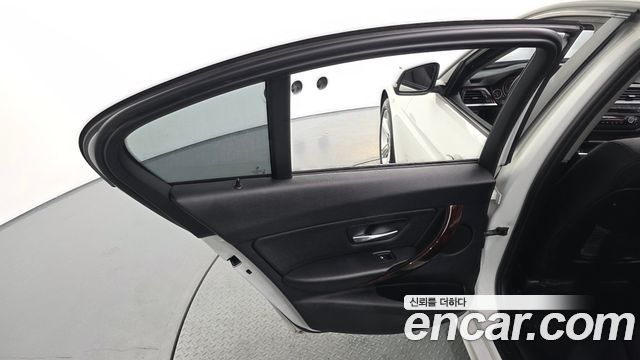 BMW 3 Series (F30) 320d 2013 — фото 25