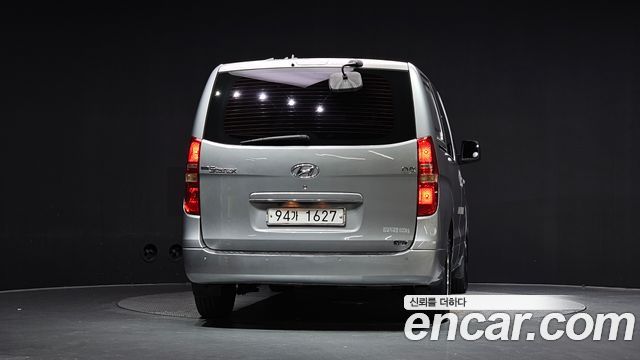 Hyundai Grand Starex 5-Seater VAN CVX Luxury 2011 — фото 4
