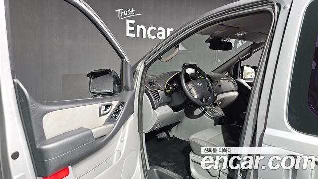 Hyundai Grand Starex 5-Seater VAN CVX Luxury 2011 — фото 10