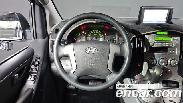 Hyundai Grand Starex 5-Seater VAN CVX Luxury 2011 — фото 13