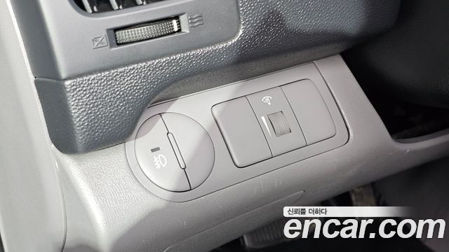 Hyundai Grand Starex 5-Seater VAN CVX Luxury 2011 — фото 18