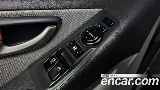 Hyundai Grand Starex 5-Seater VAN CVX Luxury 2011 — фото 19