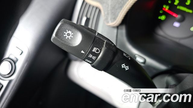 Hyundai Grand Starex 5-Seater VAN CVX Luxury 2011 — фото 20