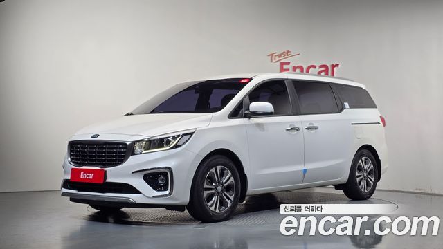 Kia Carnival 9-Seater Luxury