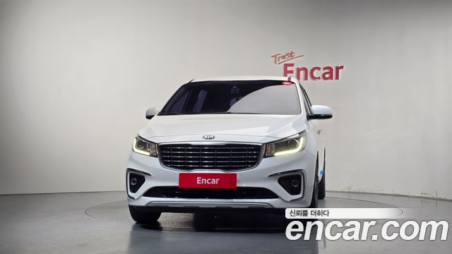 Kia Carnival 9-Seater Luxury 2019 — фото 3