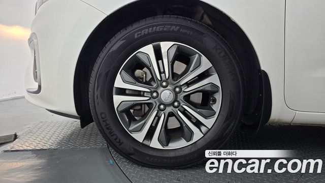 Kia Carnival 9-Seater Luxury 2019 — фото 5
