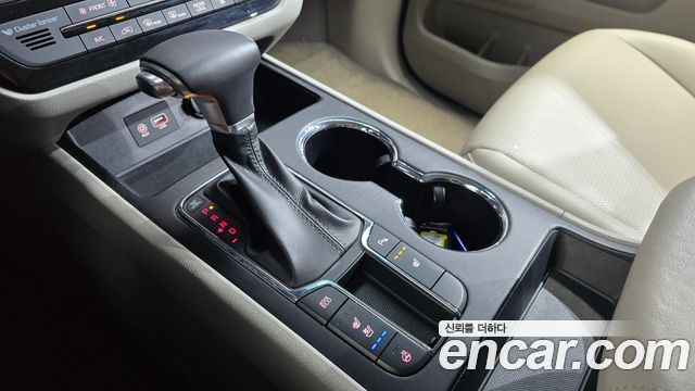 Kia Carnival 9-Seater Luxury 2019 — фото 9