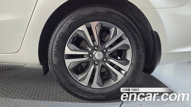 Kia Carnival 9-Seater Luxury 2019 — фото 21
