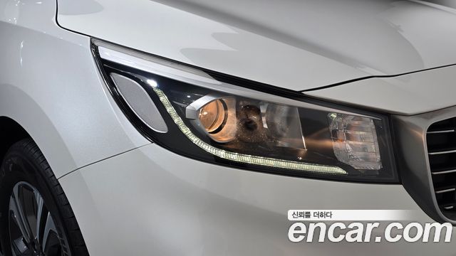 Kia Carnival 9-Seater Luxury 2019 — фото 22