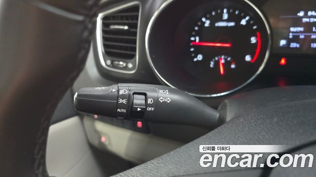 Kia Carnival 9-Seater Luxury 2019 — фото 27