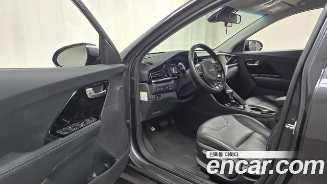 Kia Niro 1.6 HEV Prestige 2022 — фото 10