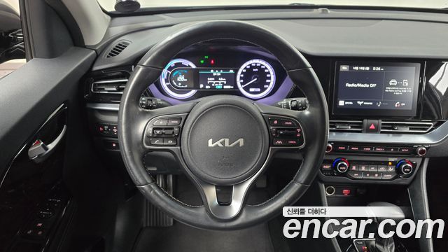 Kia Niro 1.6 HEV Prestige 2022 — фото 12