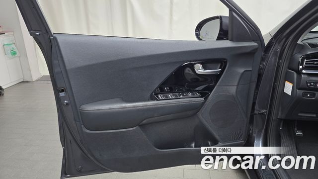Kia Niro 1.6 HEV Prestige 2022 — фото 24