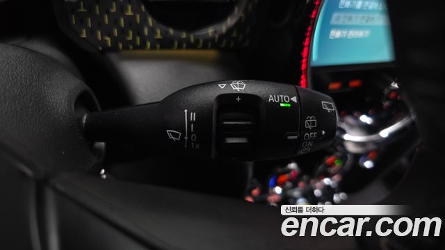 MINI Cooper Electric SE Electric 3rd 2023 — фото 19