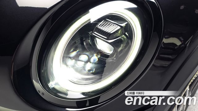 MINI Cooper Electric SE Electric 3rd 2023 — фото 22