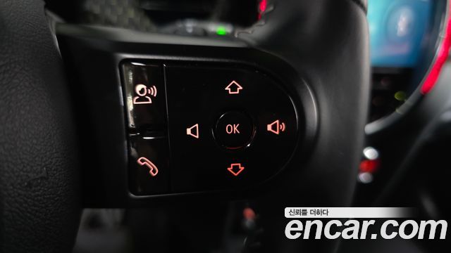 MINI Cooper Electric SE Electric 3rd 2023 — фото 30