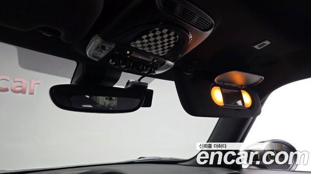 MINI Cooper Electric SE Electric 3rd 2023 — фото 31