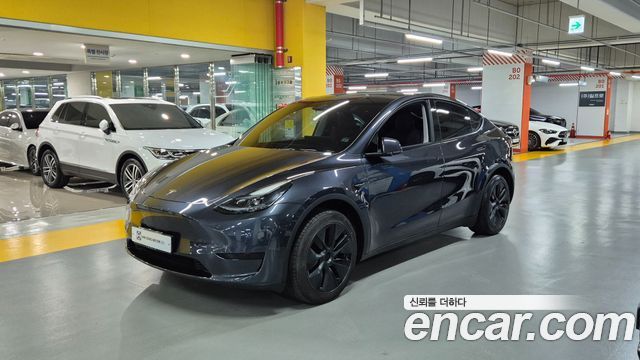 Tesla Model Y RWD